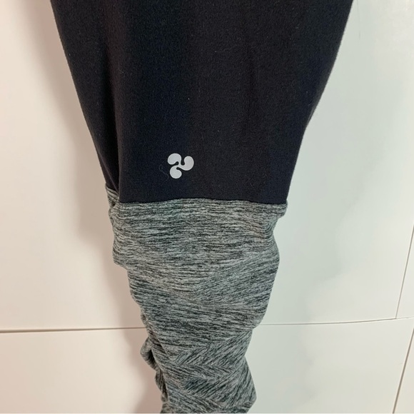 TRIPLE Flip Leggings - Picture 3 of 5